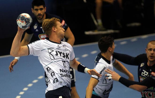 28.09.2019 Szeged(Hungary) MOL Pick Szeged-SG Flensburg-Handewitt EHF Champions League men s handball Simon Jeppsson(L)SG Flensburg-Handewitt, Matej Gaber(R) MOL Pick Szeged : 