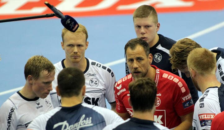 28.09.2019 Szeged(Hungary) MOL Pick Szeged-SG Flensburg-Handewitt EHF Champions League men s handball Anders Zachariassen(2L),Maik Machulla(C) SG Flensburg-Handewitt coach : 