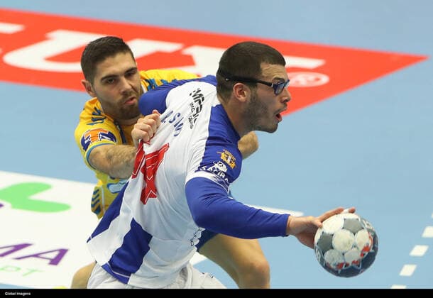 EHF Champions League: Porto vs Kielce, Porto, 09 28 2019 - Futebol Clube do Porto received this afternoon the PGE Vive Klece at Dragão Arena, in a match counting for the matchday 3 of the EHL Champions League 2019 20 group stage. Rui Silva (Ivan Del Val Global Images Sipa USA) NO ARCHIVING, EDITORIAL USE ONLY, NO USE IN BOOKS WITHOUT CONSENT NA Portugal  Copyright: xGlobalxMediaxGroupx 20190929001422907999