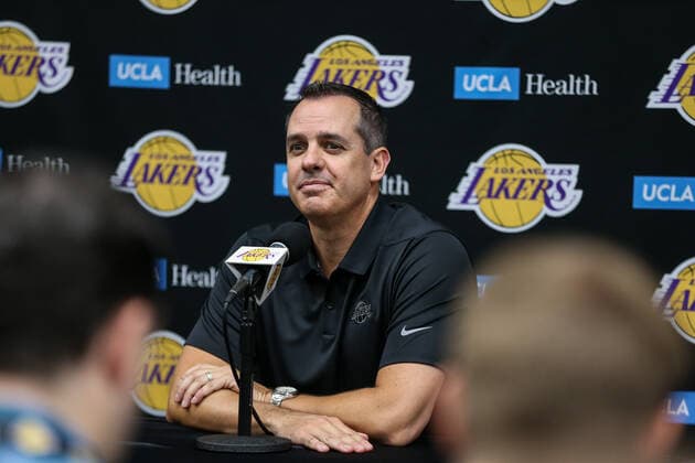 EL SEGUNDO, CA - SEPTEMBER 27: Los Angeles Lakers head coach Frank Vogel during the Los Angeles Lakers Media Day for 2019 - 2020 Season on September 27, 2019, at UCLA Health Training Center. (Photo by Jevone Moore Icon Sportswire) NBA, Basketball Herren, USA SEP 27 Lakers Media Day Icon19092751200
