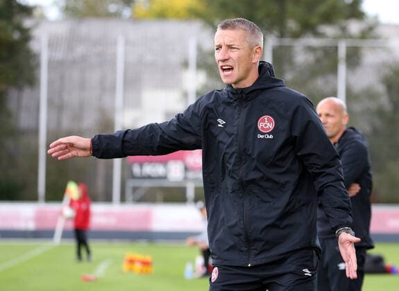 28 09 2019 Football Season 2019 2020 Regionalliga Bayern 13 Matchday 1 FC Nuremberg FCN II U21 Club TSV Rain Lech DaMa Marek Mintal Trainer 1 FC Nuremberg FCN II shows gesticulated conducted conducted gives instructions