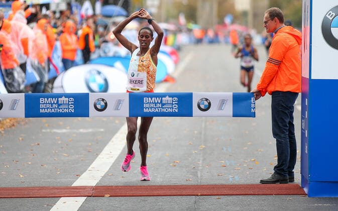 Ashete Bekere ETH wins BMW Berlin Marathon 2019 on Straße des 17 Juni in Berlin on 29 09 19 BMW Berlin Marathon 2019