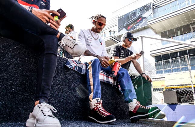 Motorsports: FIA Formula One World Championship, WM, Weltmeisterschaft 2019, Grand Prix of Russia, 44 Lewis Hamilton (GBR, Mercedes AMG Petronas Motorsport), 77 Valtteri Bottas (FIN, Mercedes AMG Petronas Motorsport), Sochi Russia