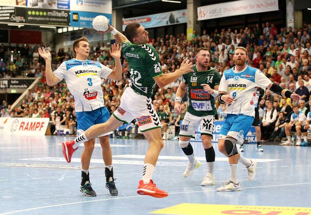 29 09 2019, Germany, Göppingen, Handball 1 Bundesliga Season 2019 2020 FRESH TO Göppingen vs. TVB 1898 Stuttgart v l Max Häfner TVB , Nemanja Zelenovic FAG