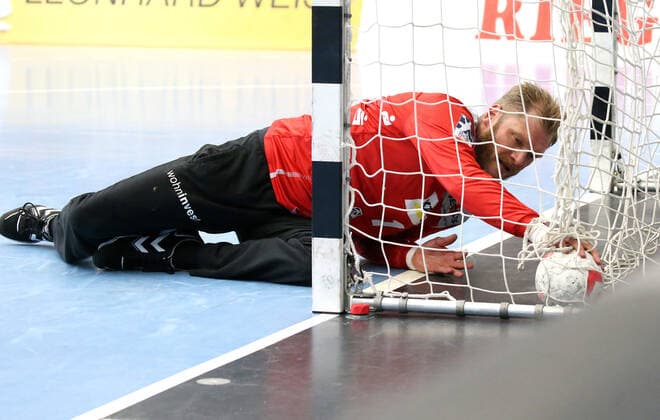 29 09 2019, Germany, Göppingen, Handball 1 Bundesliga Season 2019 2020 FRESH TO Göppingen vs. TVB 1898 Stuttgart Johannes Bitter TVB on the ground