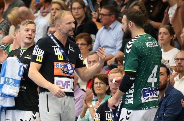 29 09 2019, Germany, Göppingen, Handball 1 Bundesliga Season 2019 2020 FRISCH AUF Göppingen vs TVB 1898 Stuttgart v l FAG Coach Hartmut Mayerhoffer, Tim Kneule FAG
