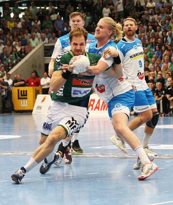 29 09 2019, Germany, Göppingen, Handball 1 Bundesliga Season 2019 2020 FRESH TO Göppingen vs. TVB 1898 Stuttgart v l Kresimir Kozina FAG , Elvar Asgeiersson TVB