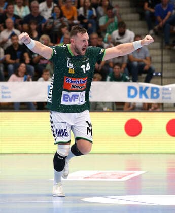 29 09 2019, Germany, Göppingen, Handball 1 Bundesliga Season 2019 2020 FRESH TO Göppingen vs. TVB 1898 Stuttgart Jacob Bagersted FAG cheers, cheers