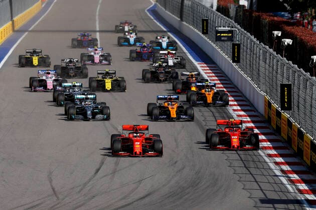 Motorsports: FIA Formula One World Championship, WM, Weltmeisterschaft 2019, Grand Prix of Russia, Start, 5 Sebastian Vettel (GER, Scuderia Ferrari Mission Winnow), 16 Charles Leclerc (MCO, Scuderia Ferrari Mission Winnow), 44 Lewis Hamilton (GBR, Mercedes AMG Petronas Motorsport), 55 Carlos Sainz jr. (ESP, McLaren F1 Team), 77 Valtteri Bottas (FIN, Mercedes AMG Petronas Motorsport), 4 Lando Norris (GBR, McLaren F1 Team), Sochi Russia