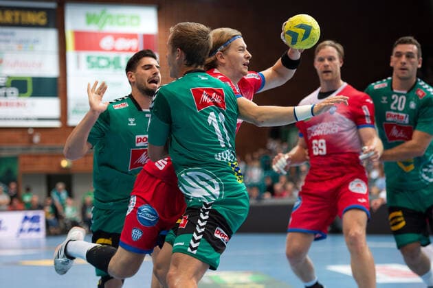 Minden, Germany 29 09 2019 1 Handball Bundesliga 2019 2020 GWD Minden vs. TBV Lemgo Lippe M R Mats Korte Minden , Andreas Cederholm Lemgo Minden North Rhine-Westphalia Germany Kampa Halle