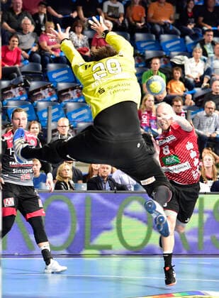 29 09 2019 Handball 1 Bundesliga DKB HBL Season 2019 2020 07 Matchday HC Erlangen Metropolregion Nürnberg HCE HSG Nordhorn Lingen OGo Nikolas Katsigiannis 29, HC Erlangen HCE Robert Weber 8, HSG Nordhorn Lingen