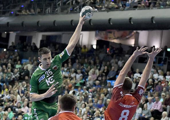 29 09 2019, xlakx, Handball Bundesliga, Fuechse Berlin Eulen Ludwigshafen emspor, v l on the ball Marko Kopljar Fuechse Berlin 35 ,Gunnar Dietrich Die Eulen Ludwigshafen 8 Berlin