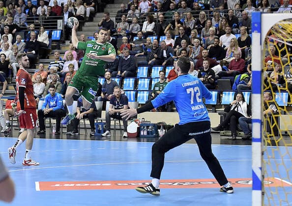 29 09 2019, xlakx, Handball Bundesliga, Fuechse Berlin Owls Ludwigshafen emspor, v l to the jump throw Tim Matthes Fuechse Berlin 31 ,Stefan Hanemann The Owls Ludwigshafen 72 Berlin