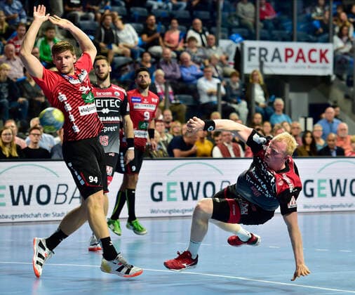 29 09 2019 Handball 1 Bundesliga DKB HBL Season 2019 2020 07 Matchday HC Erlangen Metropolregion Nürnberg HCE HSG Nordhorn Lingen OGo Georg Pöhle 94, HSG Nordhorn Lingen Sebastian Firnhaber 18, HC Erlangen HCE