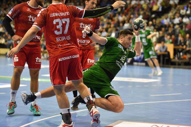 Mijajlo Marsenic Füchse , at litter, left Max Neuhaus owls foxes Berlin The owls Ludwigshafen 1 Bundesliga, DKB Handballbundesliga, 2019 2020 Men, Men, Men, Handball, Germany, Germany, Max Schmeling Halle Berlin, 29 9 2019