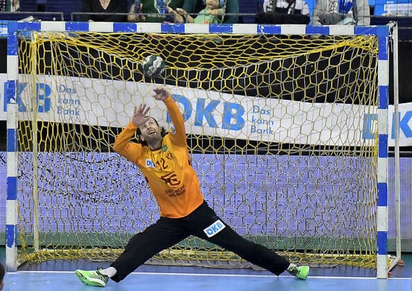 29 09 2019, xlakx, Handball Bundesliga, Fuechse Berlin Owls Ludwigshafen emspor, v l Silvio Heinevetter Fuechse Berlin 12 Berlin
