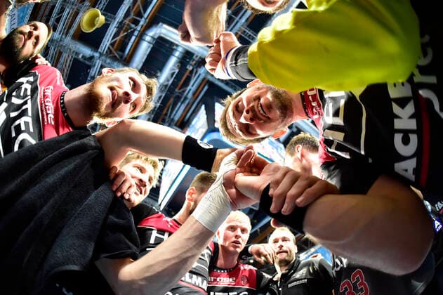 29 09 2019 Handball 1 Bundesliga DKB HBL Season 2019 2020 07 Matchday HC Erlangen Metropolregion Nürnberg HCE HSG Nordhorn Lingen OGo Antonio Metzner 27, HC Erlangen HCE Carsten Lichtlein 1, HC Erlangen HCE Team Team Jubel Freude nach Spielende