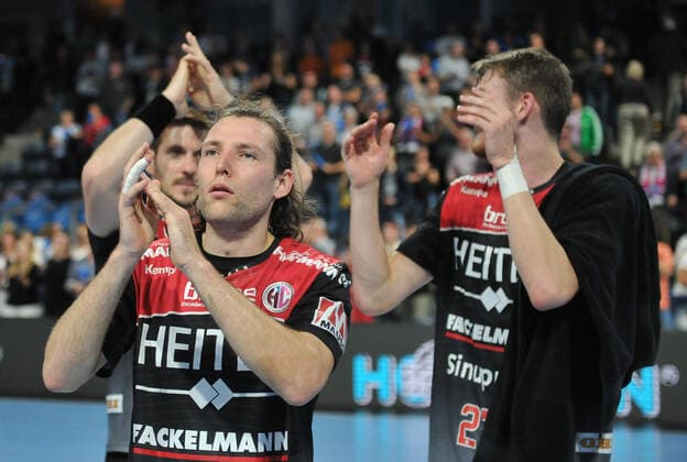 29 09 2019 Handball 1 Bundesliga DKB HBL Season 2019 2020 07 Matchday HC Erlangen Metropolregion Nürnberg HCE HSG Nordhorn Lingen OGo Johannes Sellin 5, HC Erlangen HCE Jubel Freude nach Spielende