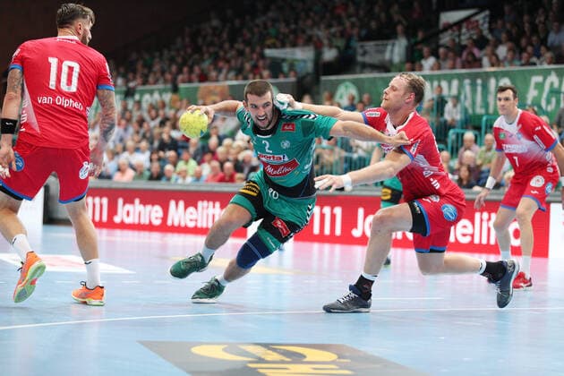 Lucas Champion TSV GWD Minden 2 against Christian Klimek TBV Lemgo Lippe 69 right GER, Handball, 1 Bundesliga, TSV GWD Minden against TBV Lemgo Lippe, 29 09 2019 Minden Copyright: xEIBNER JanxStrohdiekx EP_JSK