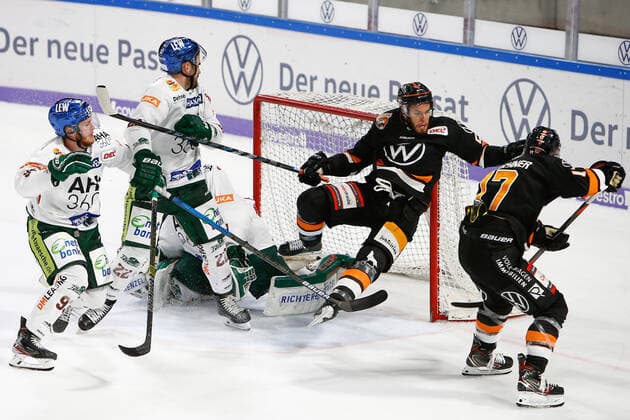 29 09 2019, xtgx, Eishockey DEL, Grizzlys Wolfsburg Augsburger Panther emspor, v l Ryan Button Wolfsburg, 55 scores goal to 2 3, scores goal, scorer, scores goal Wolfsburg