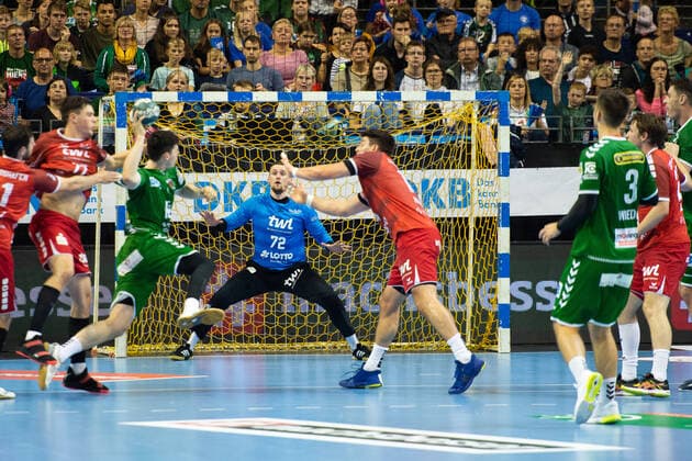 v l Hans Lindberg 18 Fuechse, Stefan Hanemann Owls, Gegentor, Fuechse Berlin vs Owls Ludwigshafen, 29 09 19, GER, Berlin, 29 09 19, HBL, Fuechse Berlin vs Owls Ludwigshafen Berlin Copyright: xEIBNER UwexKochx EP_ukh