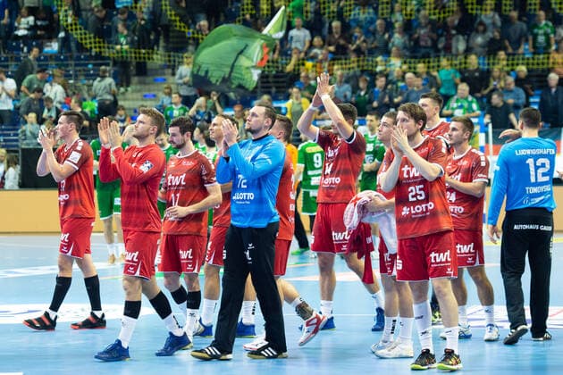 Team of owls after the game, Fuechse Berlin vs. owls Ludwigshafen, 29 09 19, GER, Berlin, 29 09 19, HBL, Fuechse Berlin vs. owls Ludwigshafen Berlin Copyright: xEIBNER UwexKochx EP_ukh