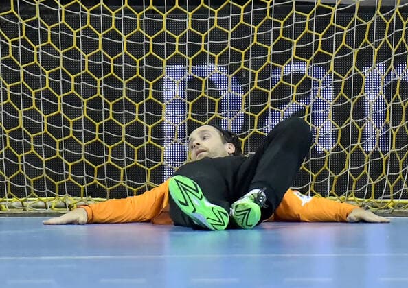 29 09 2019, xlakx, Handball Bundesliga, Fuechse Berlin Eulen Ludwigshafen emspor, v l lying in goal Silvio Heinevetter Fuechse Berlin 12 Berlin