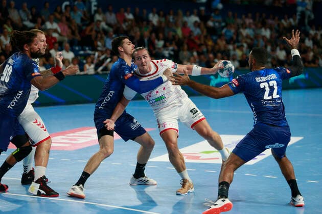 match de ehf Champions League (ehfcl) entre le Montpellier Handball (mhb) et le Telekom Veszprem. RICHARDSON Melvyn Right Back Kent Robin Tonnesen NOR Right HANDBALL : Montpellier Handball Vs Telekom Veszprem - Champions League - 29 09 2019 GuillaumeBRESSON Panoramic 
