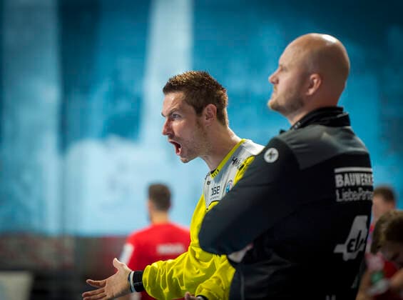 29 09 2019 Handball 1 Bundesliga DKB HBL Season 2019 2020 07 Matchday HC Erlangen Metropolregion Nürnberg HCE HSG Nordhorn Lingen OGo Carsten Lichtlein 1, HC Erlangen HCE gesticulated Geste Adalsteinn Eyjolfsson Trainer HC Erlangen HCE