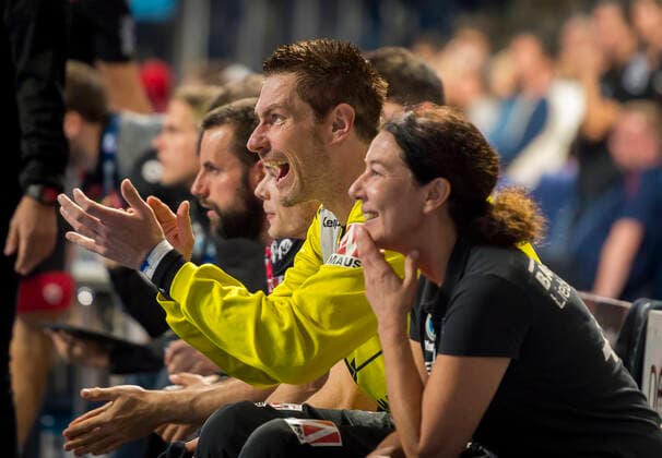 29 09 2019 Handball 1 Bundesliga DKB HBL Season 2019 2020 07 Matchday HC Erlangen Metropolregion Nürnberg HCE HSG Nordhorn Lingen OGo Carsten Lichtlein 1, HC Erlangen HCE Ulrike Rienecker Physiotherapist HC Erlangen HCE Jubel Freude