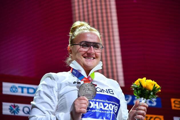 2019.09.29 Doha Lekkoatletyka IAAF Mistrzostwa Swiata Doha 2019 Ceremonia Medalowa Rzut Mlotem N z Joanna Fiodorow vicemistrz swiata srebrny medal radosc ceremonia medialowa medal Foto Pawel Andrachiewicz PressFocus 2019.09.29 Doha Athletics IAAF World Athletics Championships Doha 2019 Medal ceremony Hummer Throw Joanna Fiodorow vicemistrz swiata srebrny medal radosc ceremonia medialowa medal Credit: Pawel Andrachiewicz PressFocus NEWSPIX.PL --- Newspix.pl  20190929_PF_PA009