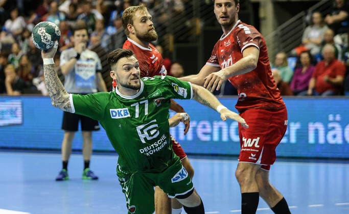 29 09 2019, Handball, 1 Bundesliga, 7 Spieltag, Füchse Berlin The owls Ludwigshafen, Max Schmeling Halle Berlin Johan Koch l throws the ball at the goal Handball 1 Bundesliga Füchse Berlin The owls Ludwigshafen