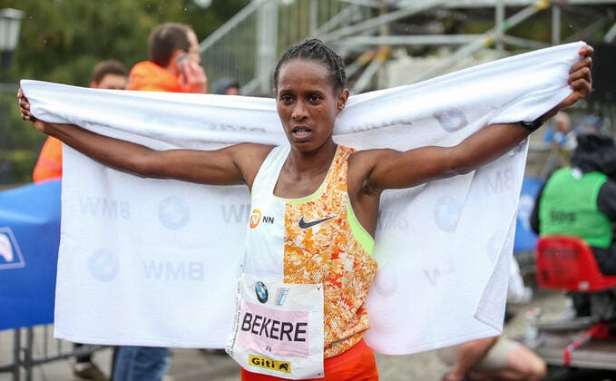 Ashete Bekere ETH wins BMW Berlin Marathon 2019 on Straße des 17 Juni in Berlin on 29 09 19 BMW Berlin Marathon 2019