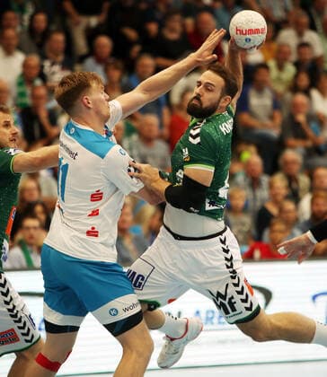 Frisch Auf Göppingen TVB 1898 Stuttgart Germany, Göppingen, 29 09 2019, Handball, Liqui Moly HBL Bundesliga, Season 2019 2020, Frisch Auf Göppingen TVB 1898 Stuttgart v l Adam Lönn TVB 1898 Stuttgart , Tim Kneule Frisch Auf Göppingen