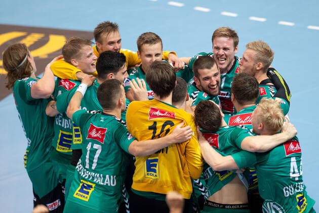 Minden, Germany 29 09 2019 1 Handball Bundesliga 2019 2020 GWD Minden vs. TBV Lemgo Lippe Final cheers Minden Minden North Rhine-Westphalia Germany Kampa Halle