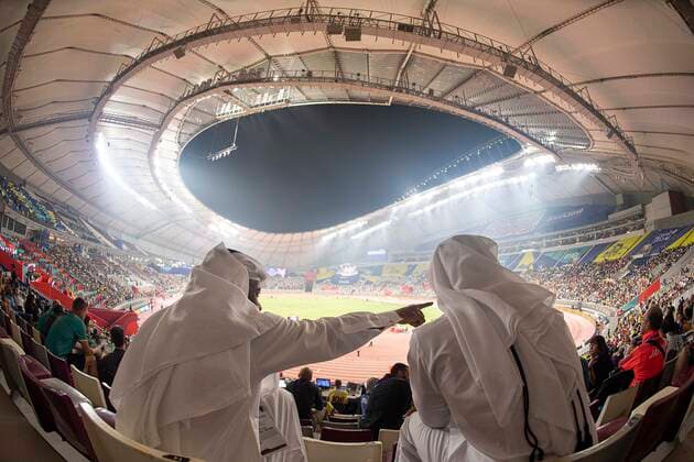 Feature, Khalifa International Stadion, mit zwei Maennern in traditioneller Kleidung, Nationalstadion, am 30.09.2019 Leichtathletik Weltmeisterschaft 2019 in Doha Katar, vom 27.09. - 10.10.2019. Â *** Feature, Khalifa International Stadium, with two men in traditional clothing, National Stadium, on 30 09 2019 Athletics World Championship 2019 in Doha Qatar, 27 09 10 10 2019 Â