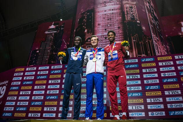 191001 Karsten Warholm of Norway celebrates with his gold medal at the medal ceremony after the men s 400m hurdles final during day 5 of the IAAF World Athletics Championships on October 1, 2019 in Doha Photo Vegard Wivestad Grott BILDBYRAN kod VG 170404 bbeng athletics track field friidrott friidrett iaaf world athletics championships athletics world championship vm friidrotts vm friidretts vm häck jubel norge,  Copyright: VEGARDxWIVESTADxGRoTT BB191001VG038