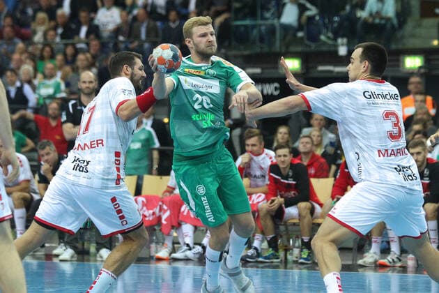 DHB Cup, SC DHfK Leipzig vs. MT Melsungen, 01 10 19 Handball, Season 2019 2020, DHB Cup, Round of 16 SC DHfK Leipzig vs. MT Melsungen on 01 10 19 in the Arena Leipzig Philipp WEBER 20, SC DHfK Leipzig vs. Felix DANNER 17, Melsungen and Marino MARIC 3, Melsungen Copyright: xBEAUTIFULxSPORTS JanxKaeferx
