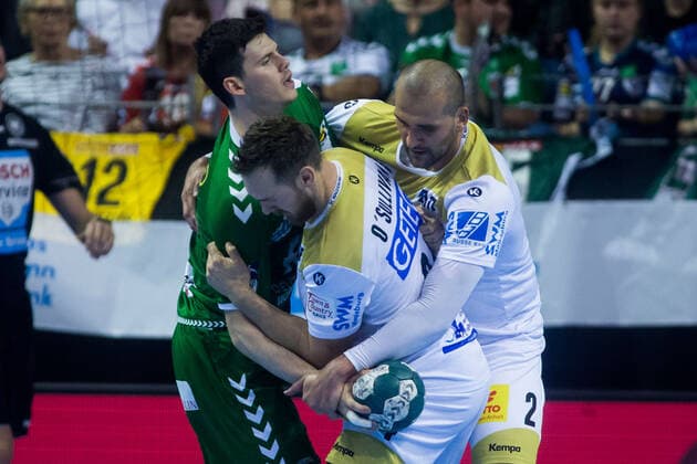 01 10 2019, xfrx, Handball DHB Cup, Fuechse Berlin SC Magdeburg emspor, v l Simon Ernst Fuechse Berlin ,Christian O Sullivan SC Magdeburg DFL DFB REGULATIONS PROHIBIT ANY USE OF PHOTOGRAPHS as IMAGE SEQUENCES and or QUASI VIDEO Berlin