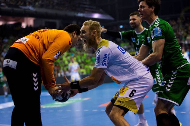 01 10 2019, xfrx, Handball DHB Cup, Fuechse Berlin SC Magdeburg emspor, v l Dejan Milosavljev Fuechse Berlin ,Matthias Musche SC Magdeburg DFL DFB REGULATIONS PROHIBIT ANY USE OF PHOTOGRAPHS as IMAGE SEQUENCES and or QUASI VIDEO Berlin