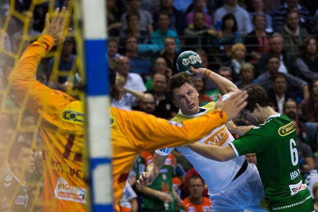 01 10 2019, xfrx, Handball DHB Cup, Fuechse Berlin SC Magdeburg emspor, v l Silvio Heinevetter Fuechse Berlin , Christoph Steinert SC Magdeburg ,Jacob Tandrup Holm Fuechse Berlin DFL DFB REGULATIONS PROHIBIT ANY USE OF PHOTOGRAPHS as IMAGE SEQUENCES and or QUASI VIDEO Berlin