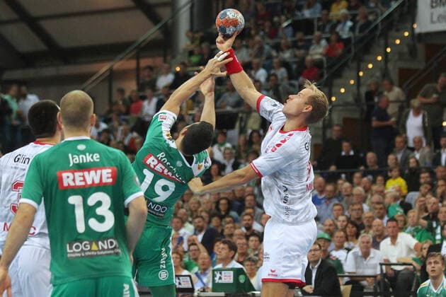 DHB Cup, SC DHfK Leipzig vs. MT Melsungen, 01 10 19 Handball, Season 2019 2020, DHB Cup, Round of 16 SC DHfK Leipzig vs. MT Melsungen on 01 10 19 in the Arena Leipzig In the picture Bastian ROSCHECK 19, SC DHfK Leipzig vs. Lasse MIKKELSEN 15, Melsungen Copyright: xBEAUTIFULxSPORTS JanxKaeferx