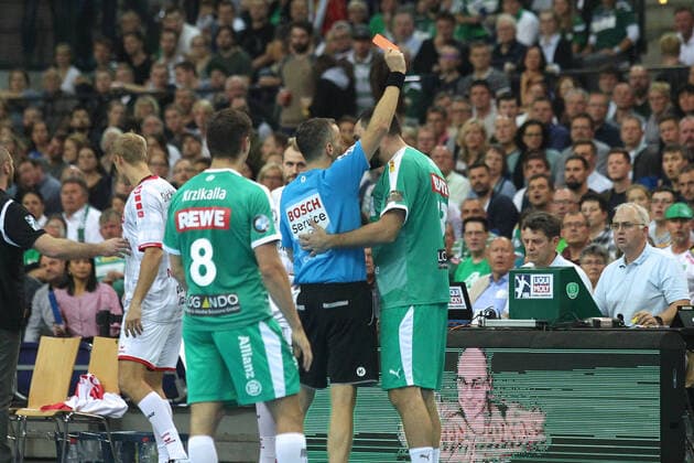 DHB Cup, SC DHfK Leipzig vs. MT Melsungen, 01 10 19 Handball, Season 2019 2020, DHB Cup, Round of 16 SC DHfK Leipzig vs. MT Melsungen on 01 10 19 in the Arena Leipzig In the picture Red card against Philipp MUELLER 18, SC DHfK Leipzig Copyright: xBEAUTIFULxSPORTS JanxKaeferx