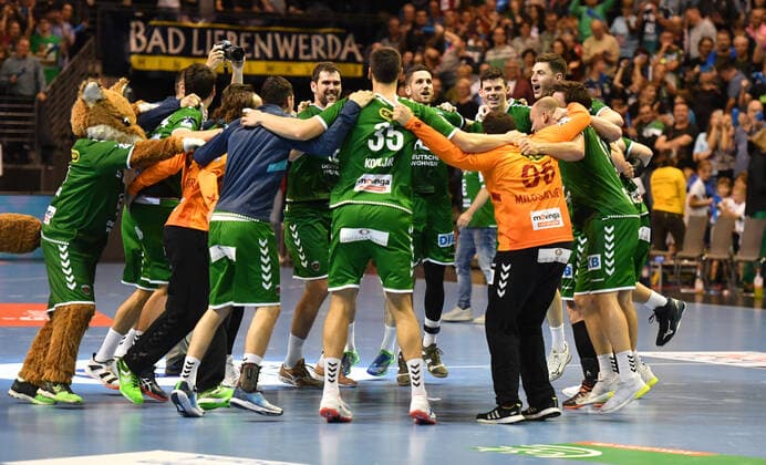 The Fox Team celebrates after the game Foxes Berlin SC Magdeburg DHB Cup, Round of 16 2019 2020, Men, Men, Handball, Germany, Germany, Max Schmeling Halle Berlin, 1 10 2019
