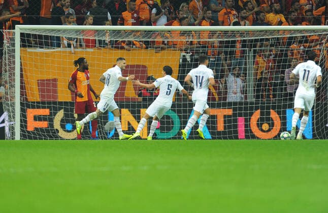 Paris Saint-Germain players celebrates for Marco Icardi s goal during the UEFA Champions League Group A second match between Galatasaray Istanbul and Paris Saint-Germain at Turk Telekom Arena Stadium in Istanbul , Turkey on October 01, 2019. 