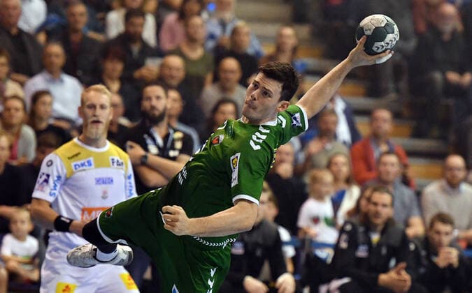 Simon Ernst Füchse , at litter, back Matthias Musche Magdeburg , Füchse Berlin SC Magdeburg DHB Cup, round of 16 2019 2020, men, men, handball, Germany, Germany, Max Schmeling Halle Berlin, 1 10 2019