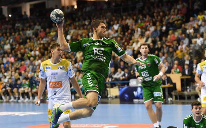 Tim Matthes Foxes , at litter, back Piotr Chrapkowski Magdeburg , Foxes Berlin SC Magdeburg DHB Cup, Round of 16 2019 2020, Men, Men, Handball, Germany, Germany, Max Schmeling Halle Berlin, 1 10 2019
