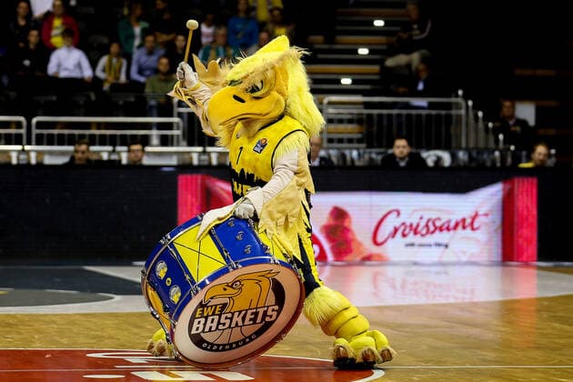 Basketball EuroCup 1 Matchday EWE Baskets Oldenburg Asseco Arka Gdynia on 01 10 2019 at the EWE ARENA in Oldenburg Hubird the mascot of the EWE Baskets Oldenburg MH