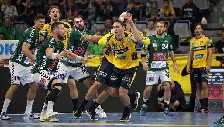 Handball, DHB Cup Rhein Neckar Löwen FrischAuf Göppingen, Round of 16 on 02 10 2019, Season 2019 20, ZmdZ, göppingen, cup, loewen, Jacob Bagersted 14, Goeppingen vs. Niclas Kirkelokke 6, Rhein Neckar Löwen , Rhein Neckar Löwen FrischAuf Goeppingen