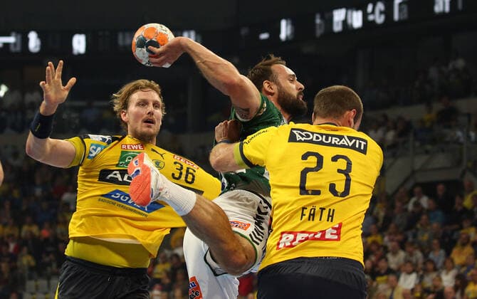 Handball, DHB Cup Rhein Neckar Löwen FrischAuf Göppingen, Round of 16 on 02 10 2019, Season 2019 20, ZmdZ, göppingen, cup, loewen, Jesper Nielsen 36, Rhein Neckar Löwen , Tim Kneule 4, Goeppingen scores a goal, Steffen Fäth 23, Rhein Neckar Löwen , Rhein Neckar Löwen FrischAuf Goeppingen
